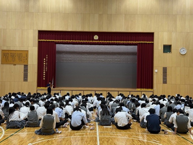２