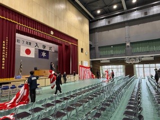 ２