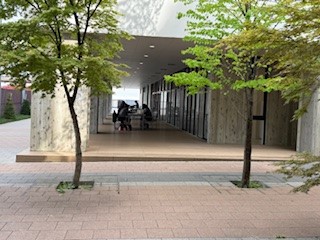 ２