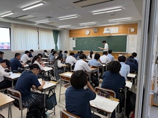 ２