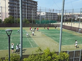 ４