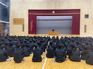 ５