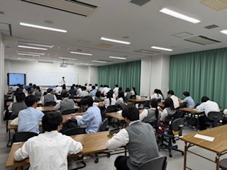 ５
