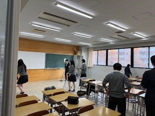 ５