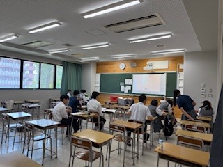 ８