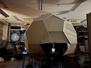 切頂二十面体のプラネタリウムドーム