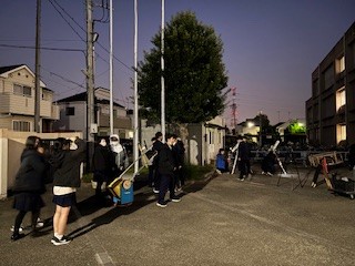 正門付近での観望会8