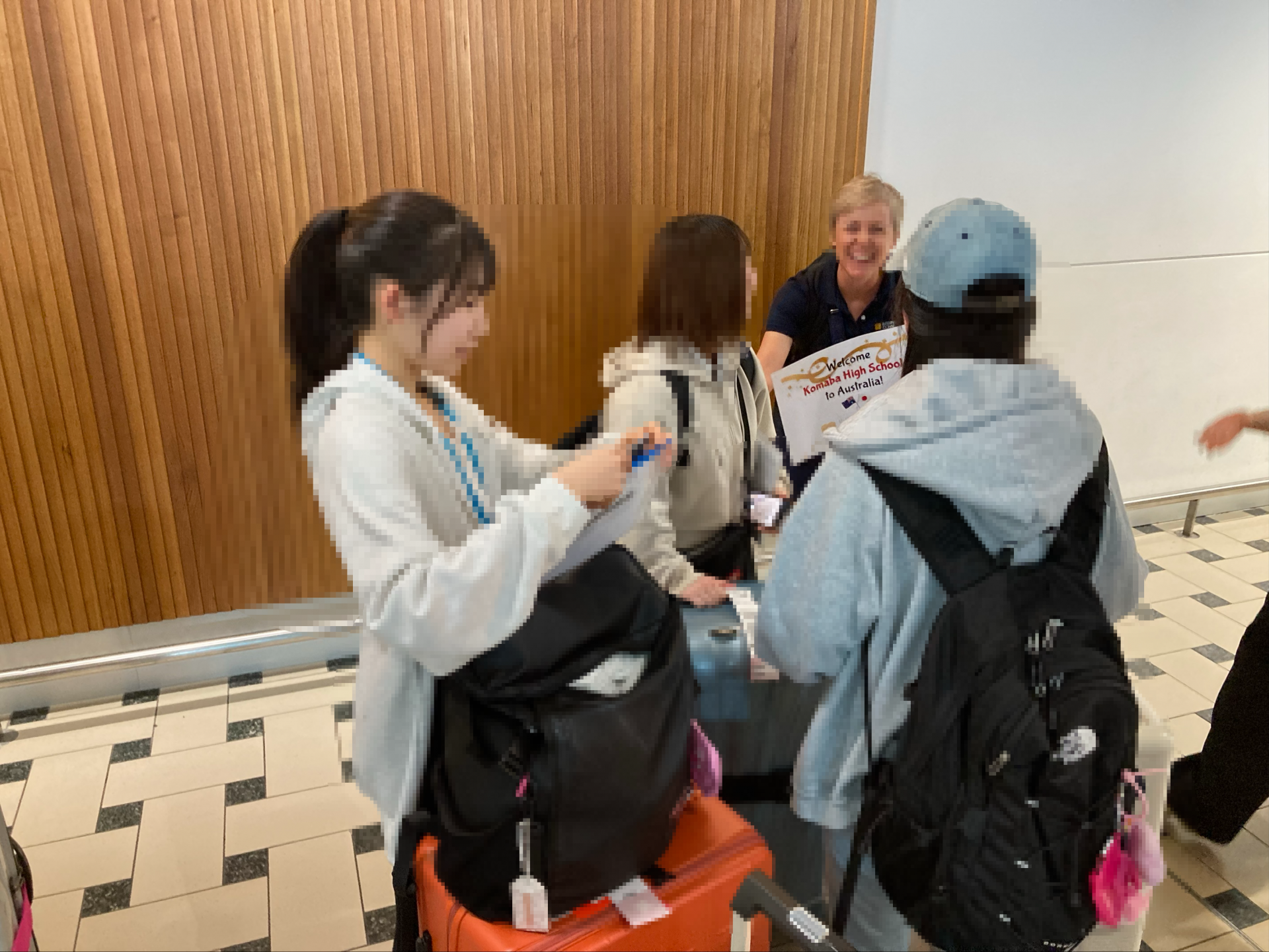 到着ロビーでの様子