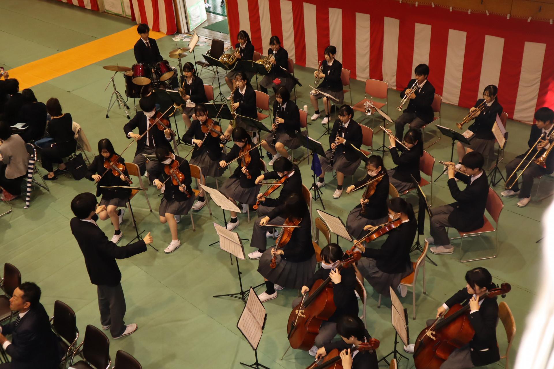 入学式演奏.JPG