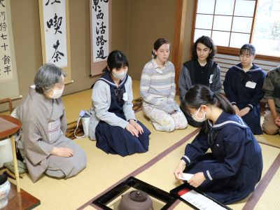 APHS茶道.JPG