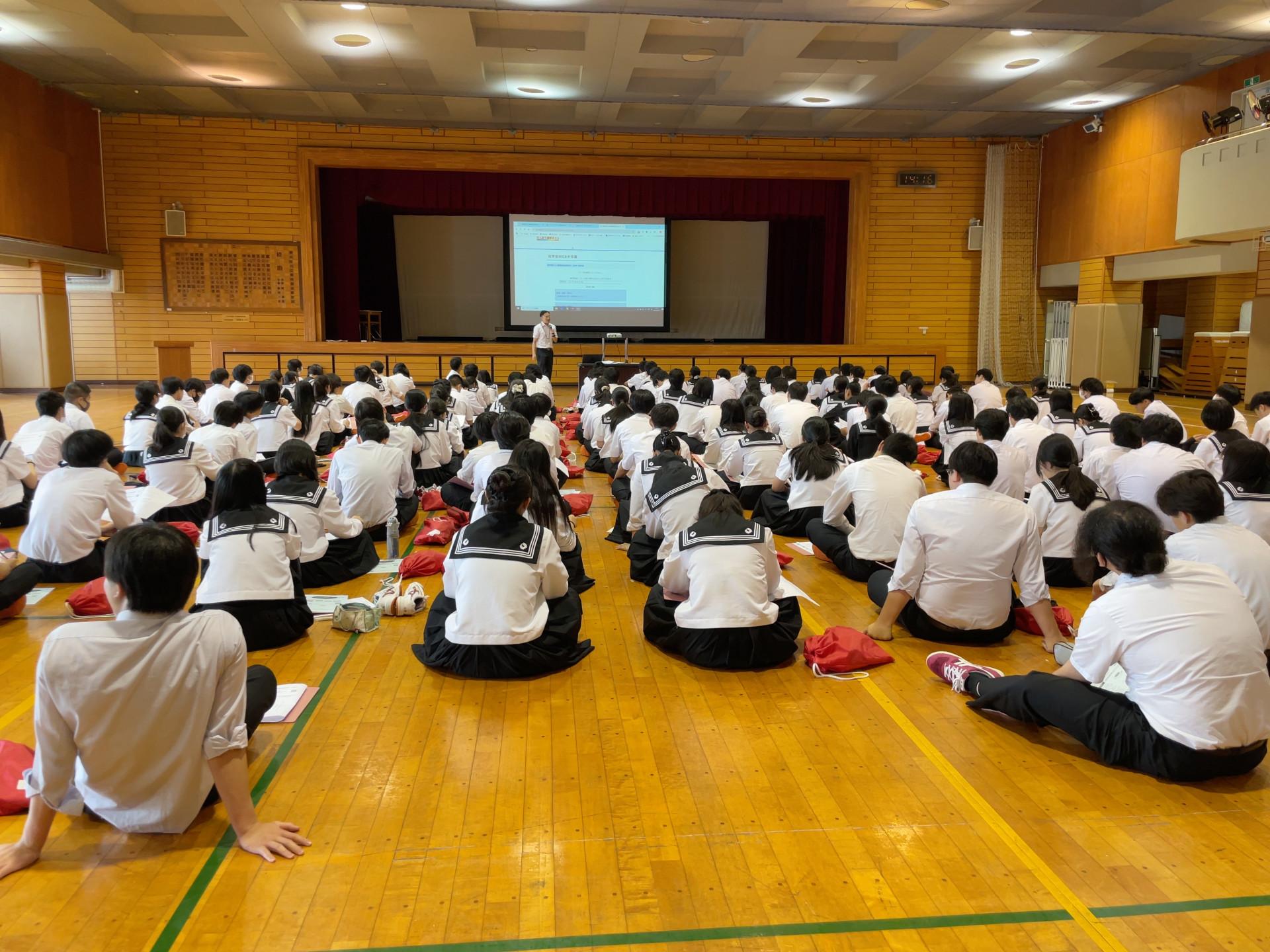上級学校見学会　全体１