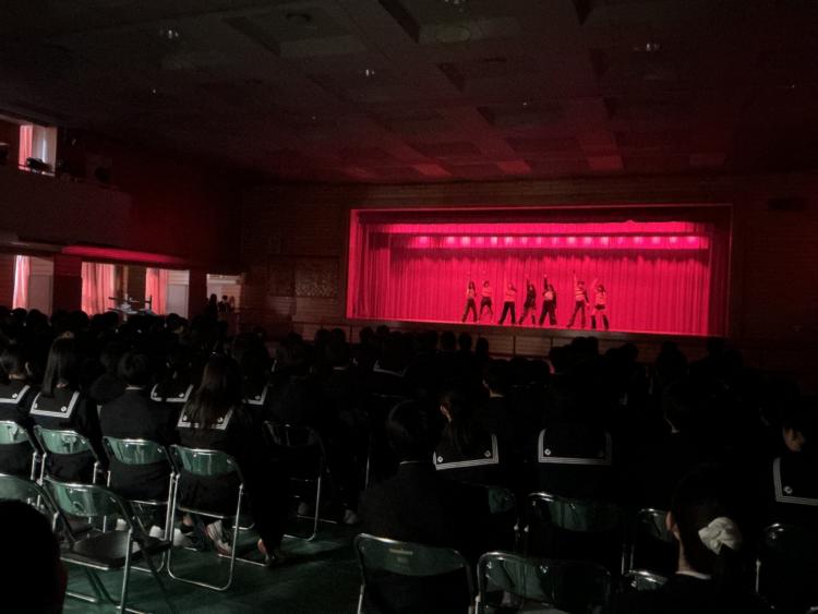 対面式　ダンス