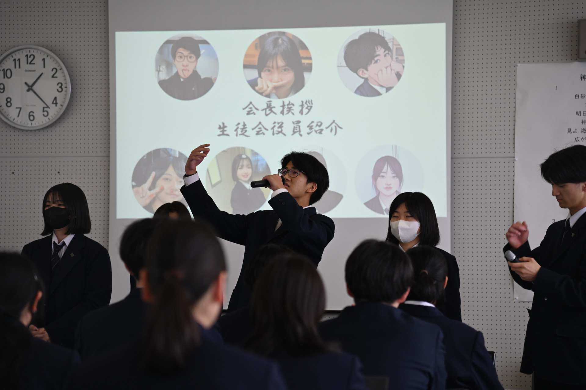 R060427生徒総会副会長マイクパフォ.JPG