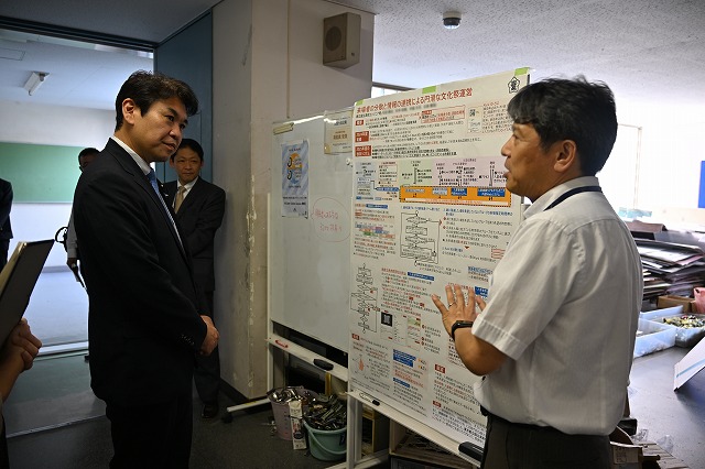松本文部科学大臣