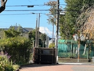 211029正門先の富士山