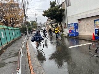 221213正門前①