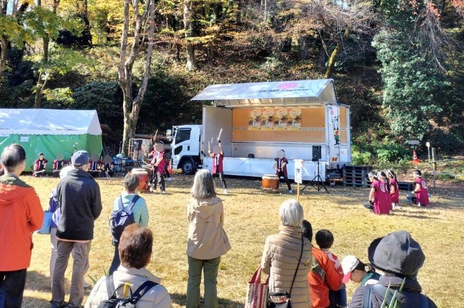 町田薬師池公園四季彩の杜「紅葉まつり」