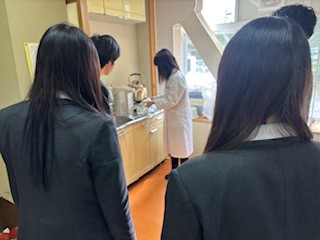 こみ３