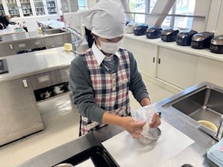 まど８