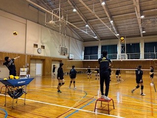 バレー５
