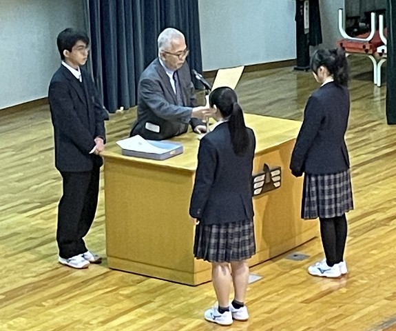 ３学期始業式（表彰）