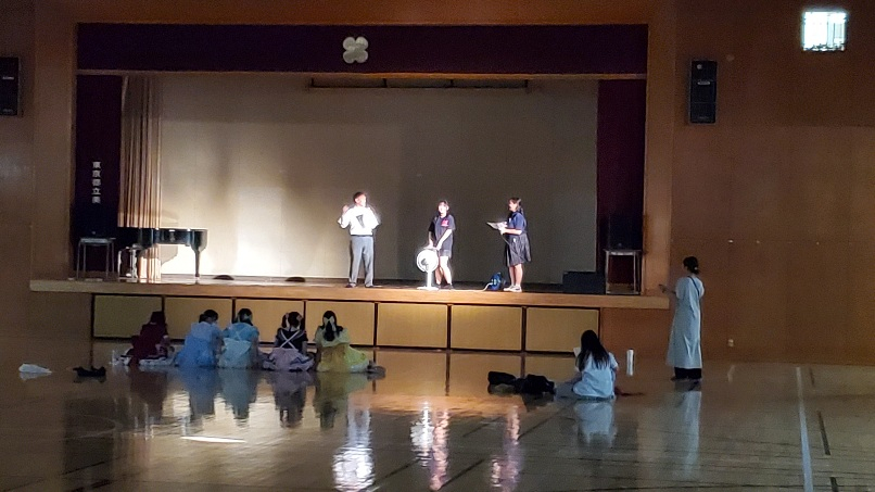 ステージ練習中１