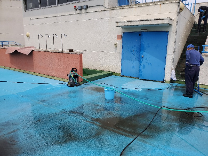 プール高圧洗浄機