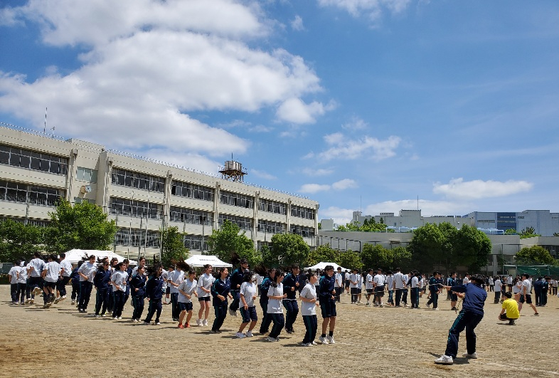 予行1年大繩とび青空