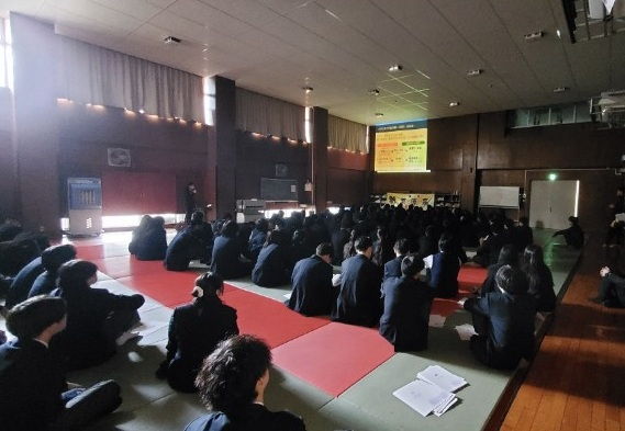 柔道場2学年集会