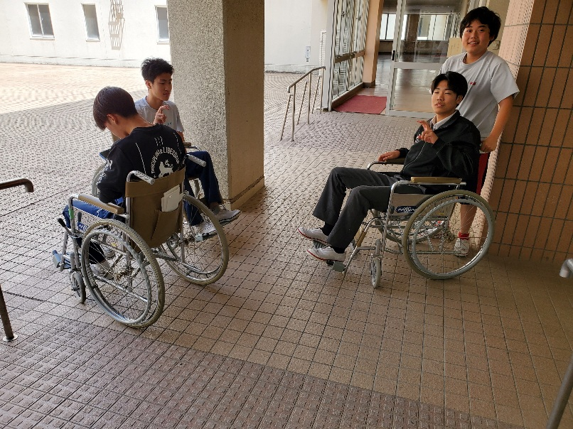 車いす体験2