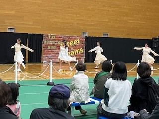 09