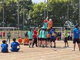 152