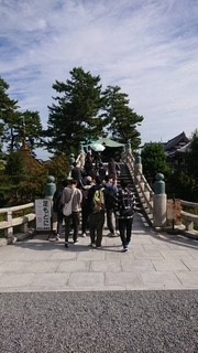t03