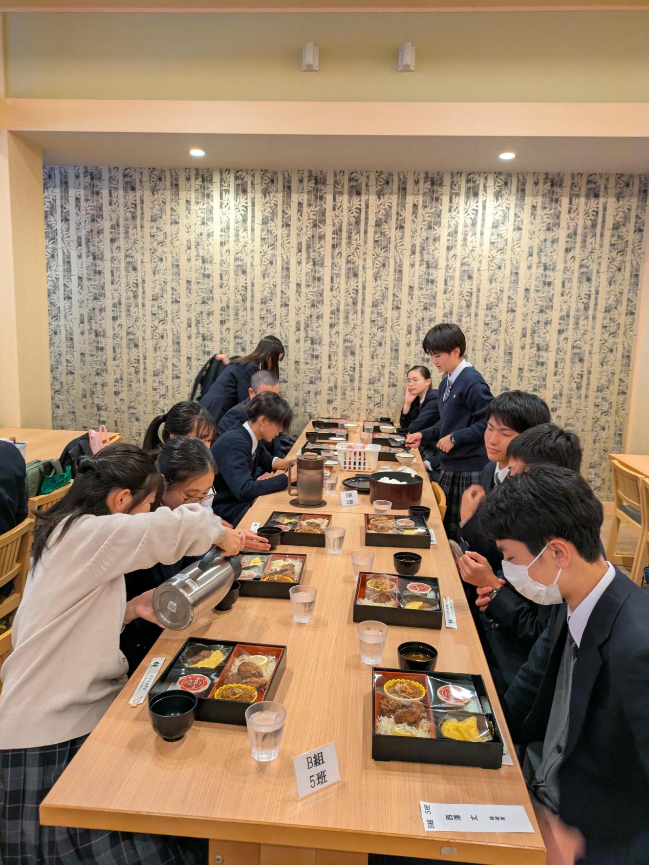 3昼食13