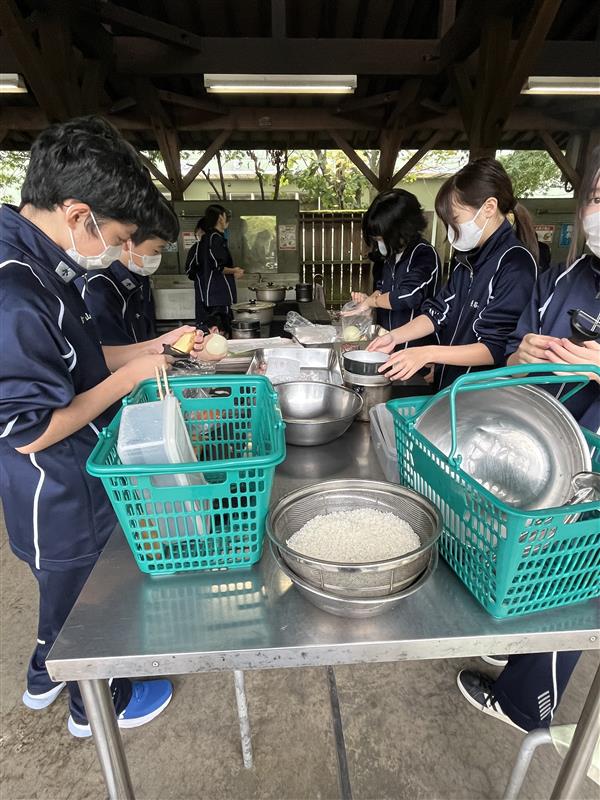 午前飯盒炊爨_下拵え