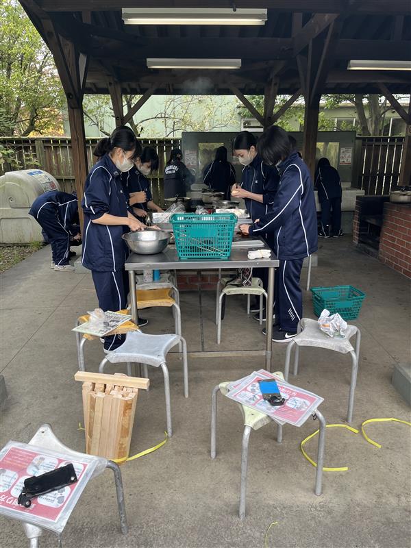 午前飯盒炊爨_下準備