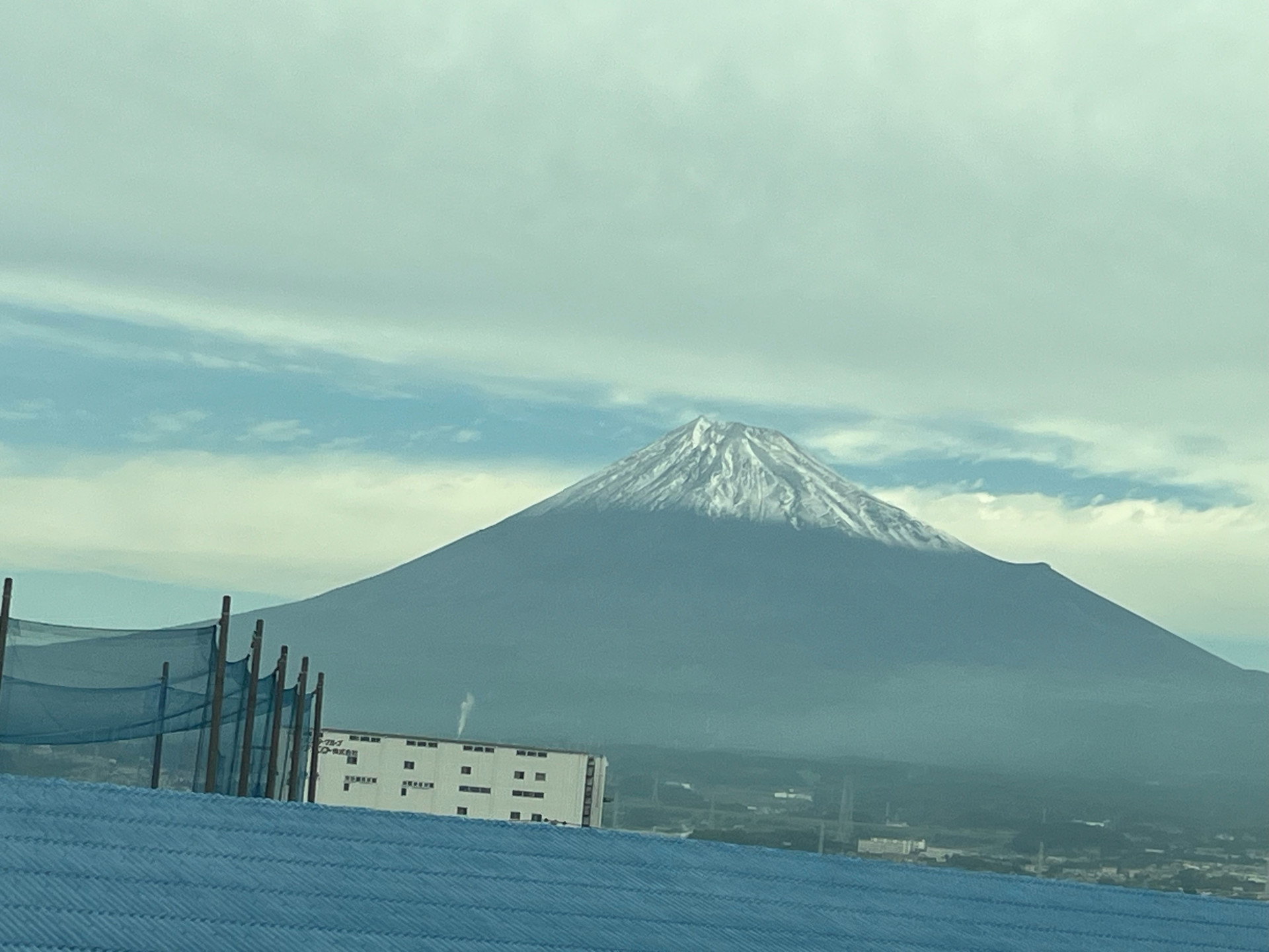新幹線の車窓から