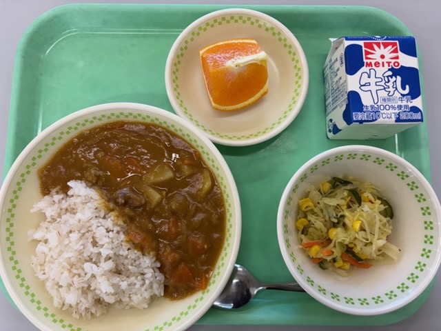 給食