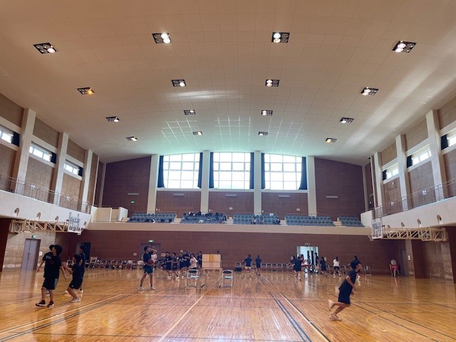 ６