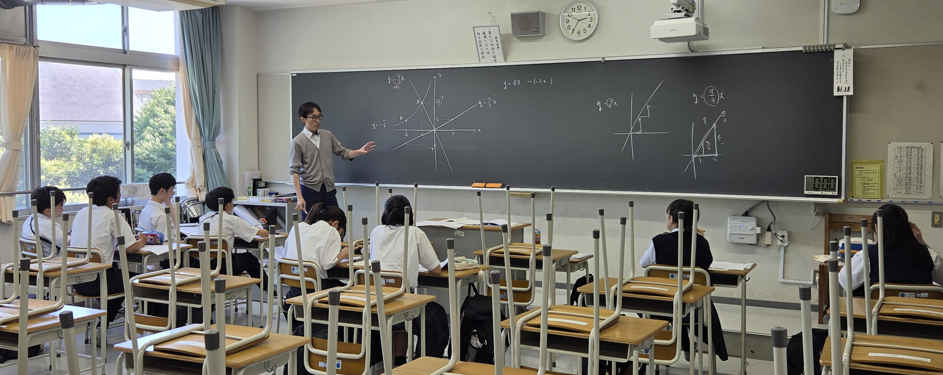 20260710_数学の解説授業の様子