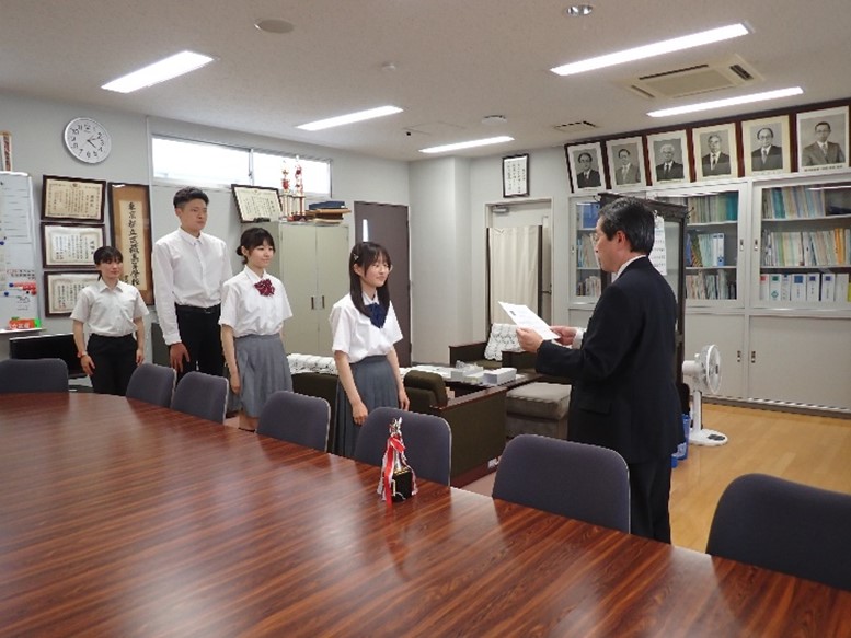 校長室表彰