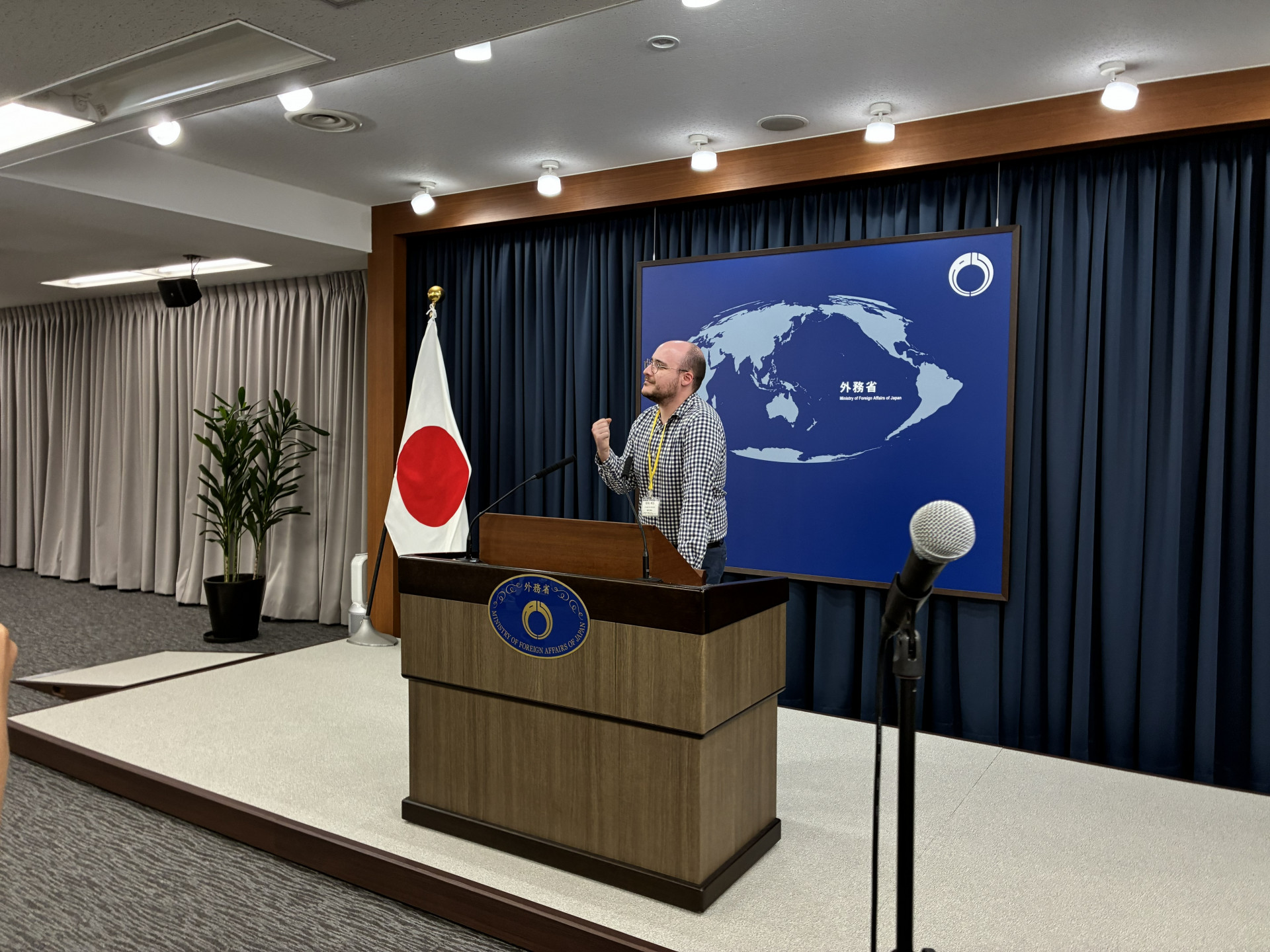 外務省訪問③