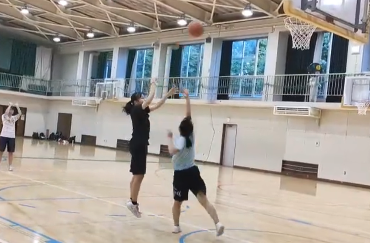 女バス１