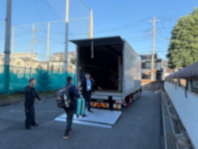 R71114荷物発送１