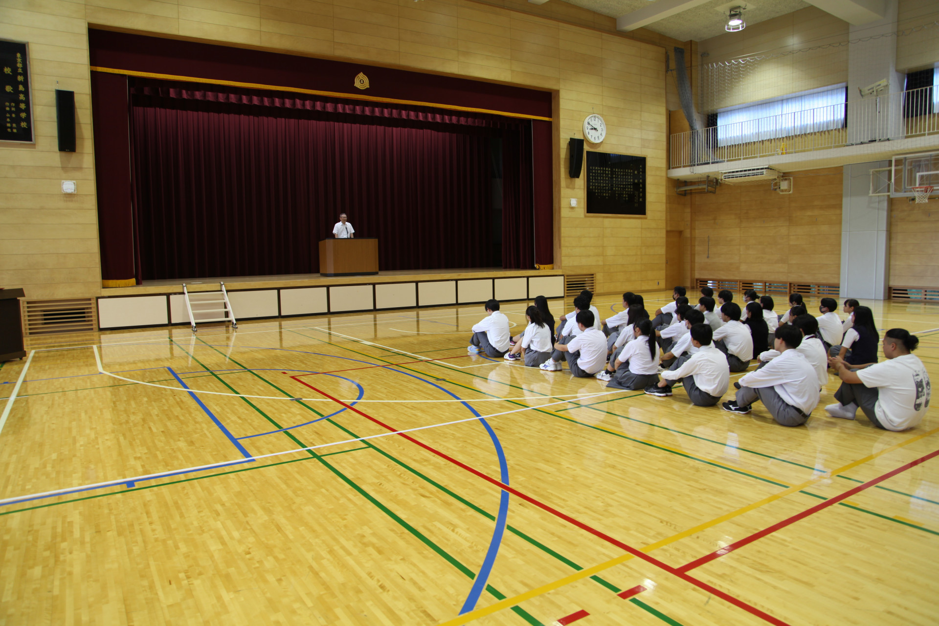 体育館　始業式 第２学期始業式 ｜ 東京都立新島高等学校 | 東京都立学校