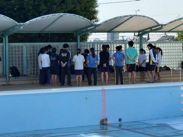 水泳部プール掃除①