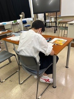 １