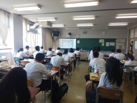 終業式(教室へ中継)