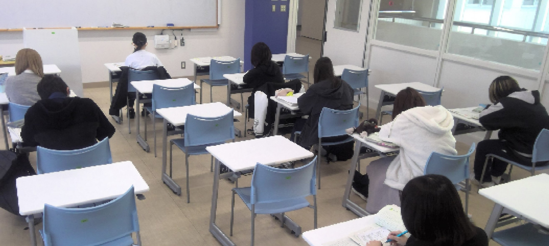 R7後期中間の自習の様子