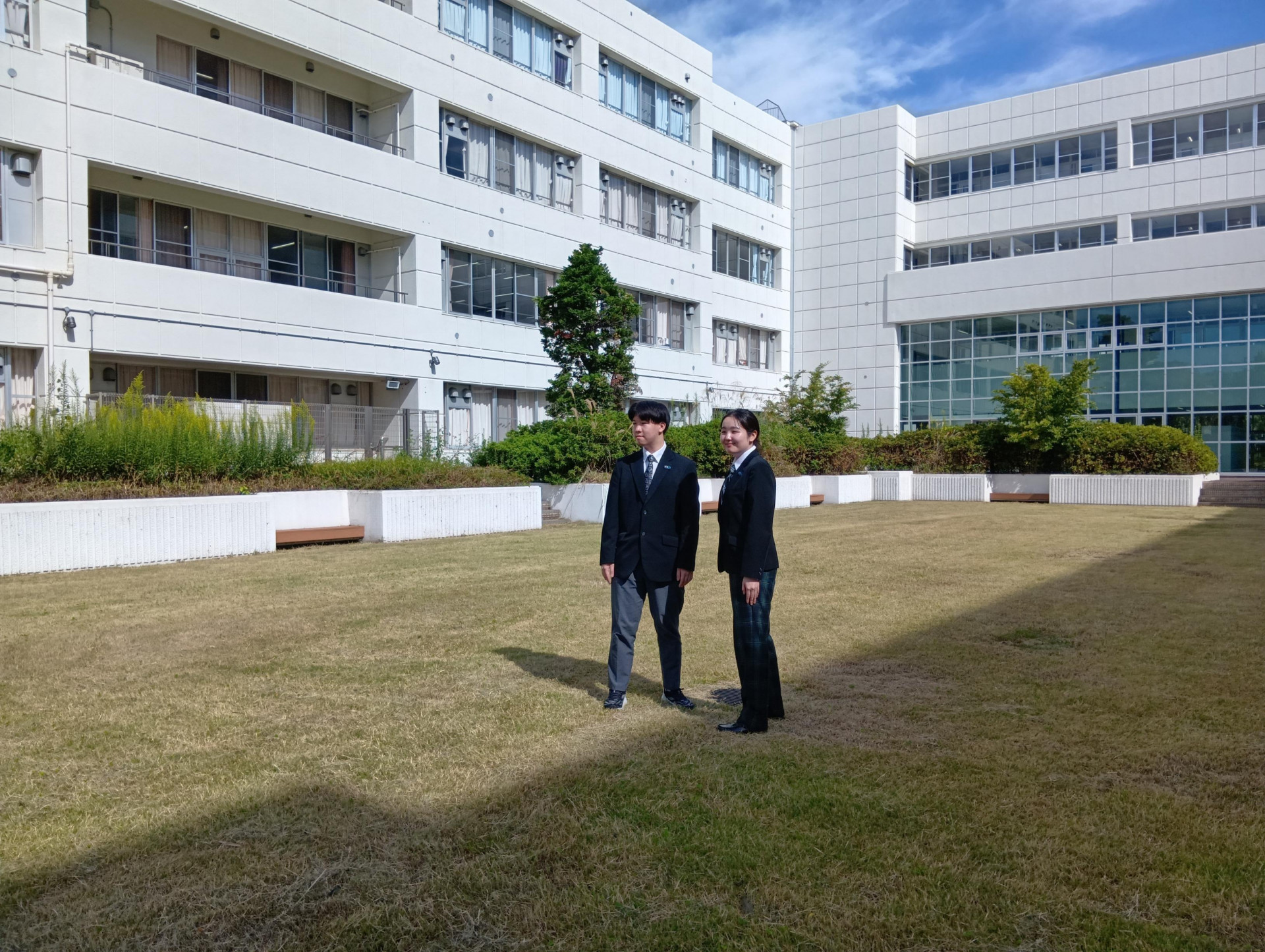 R8学校案内用の写真撮影の様子